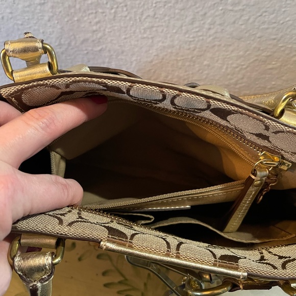 Vintage Coach Handbag - Picture 8 of 16